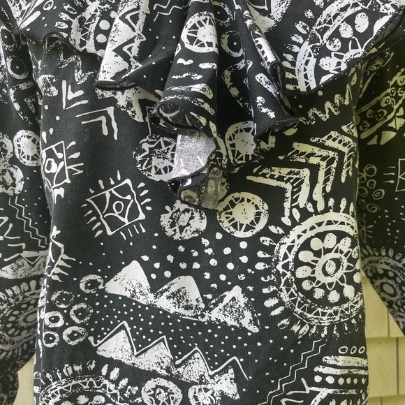 Statement blouse Graffiti Linen 🏴 - Picture 14 of 14